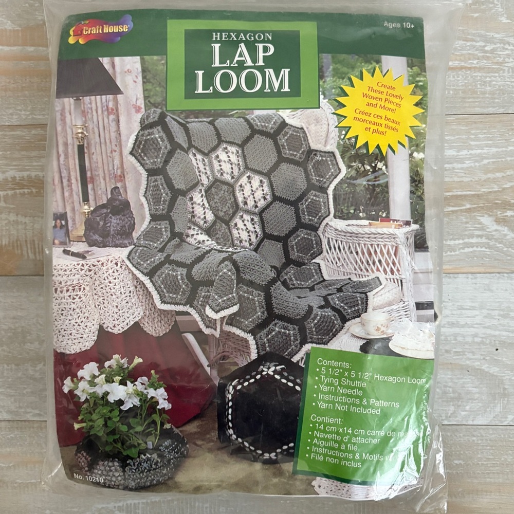 Craft House Hexagon Lap Weaving Loom 10210 Tying Shuttle Yarn Needle 1999